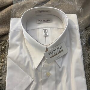 Van Heusen Classic White Dress Shirt wrinkle free half sleeve. NWT